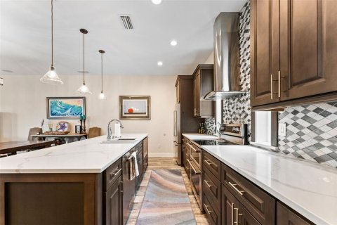 Adosado en venta en Tampa, Florida, 3 dormitorios, 209.31 m2 № 2223330 - foto 5