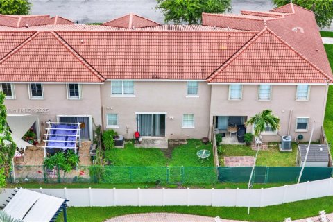 Touwnhouse à vendre à Homestead, Floride: 3 chambres, 155.98 m2 № 1963223 - photo 24