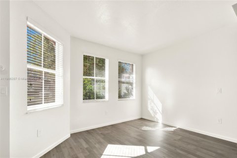 Touwnhouse à vendre à Homestead, Floride: 3 chambres, 155.98 m2 № 1963223 - photo 3