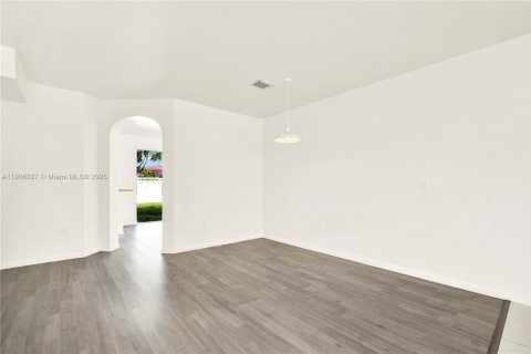 Touwnhouse à vendre à Homestead, Floride: 3 chambres, 155.98 m2 № 1963223 - photo 5