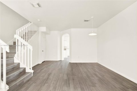 Touwnhouse à vendre à Homestead, Floride: 3 chambres, 155.98 m2 № 1963223 - photo 6