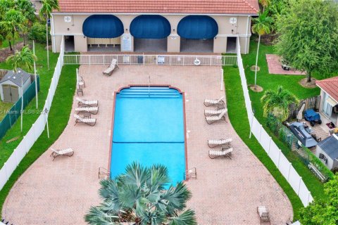 Touwnhouse à vendre à Homestead, Floride: 3 chambres, 155.98 m2 № 1963223 - photo 22