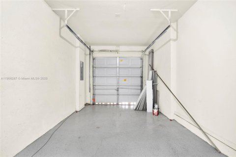 Touwnhouse à vendre à Homestead, Floride: 3 chambres, 155.98 m2 № 1963223 - photo 21