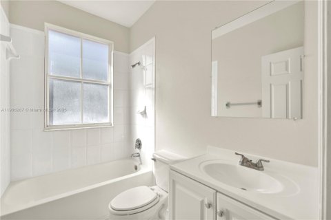 Touwnhouse à vendre à Homestead, Floride: 3 chambres, 155.98 m2 № 1963223 - photo 15