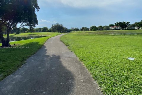 Снять в аренду кондоминиум в Майами, Флорида 3 спальни, 134.24м2, № 1947030 - фото 17