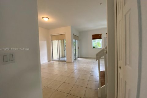 Снять в аренду кондоминиум в Майами, Флорида 3 спальни, 134.24м2, № 1947030 - фото 6