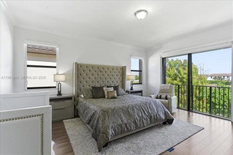 House in Hialeah, Florida 3 bedrooms, 188.13 sq.m. № 2043272 - photo 27