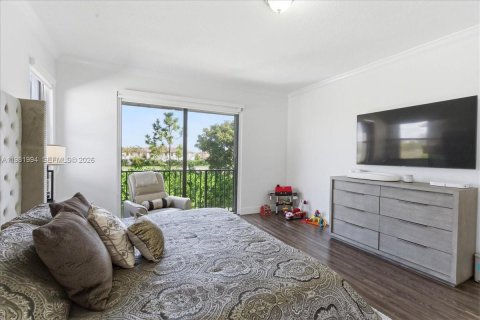 House in Hialeah, Florida 3 bedrooms, 188.13 sq.m. № 2043272 - photo 28