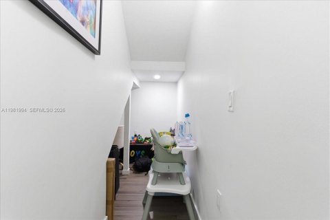 House in Hialeah, Florida 3 bedrooms, 188.13 sq.m. № 2043272 - photo 18