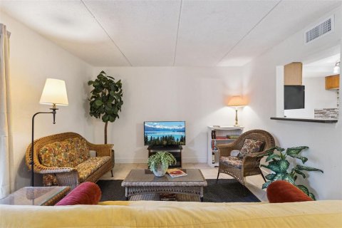 Condo in Winter Park, Florida, 1 bedroom № 2099131 - photo 4
