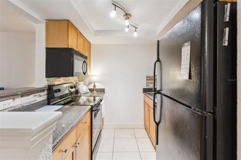 Condo in Winter Park, Florida, 1 bedroom № 2099131 - photo 9