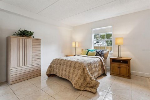 Condo in Winter Park, Florida, 1 bedroom № 2099131 - photo 13