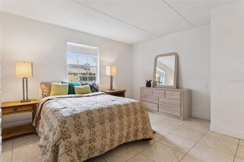 Condo in Winter Park, Florida, 1 bedroom № 2099131 - photo 14
