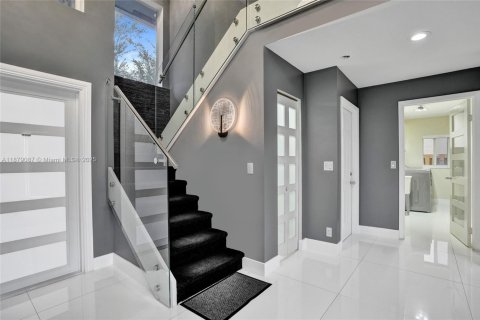 House in Pembroke Pines, Florida 4 bedrooms, 239.78 sq.m. № 2013123 - photo 24