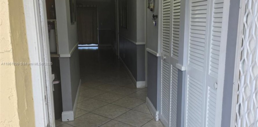 Condo in Margate, Florida, 2 bedrooms  № 1970701