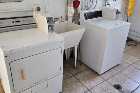 Condo in Margate, Florida, 2 bedrooms  № 1970701 - photo 12