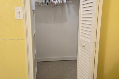 Condo in Margate, Florida, 2 bedrooms  № 1970701 - photo 10