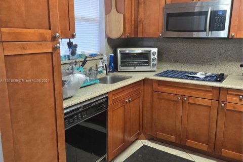 Condo in Margate, Florida, 2 bedrooms  № 1970701 - photo 5