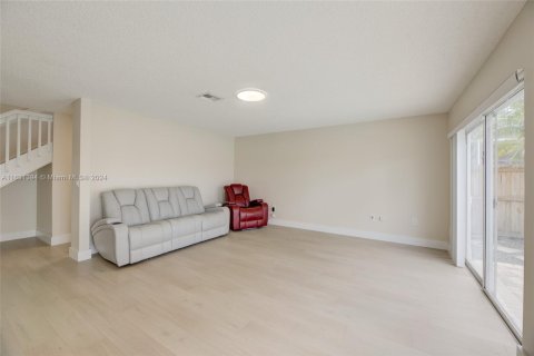 Casa en venta en Plantation, Florida, 4 dormitorios, 243.59 m2 № 1762342 - foto 23