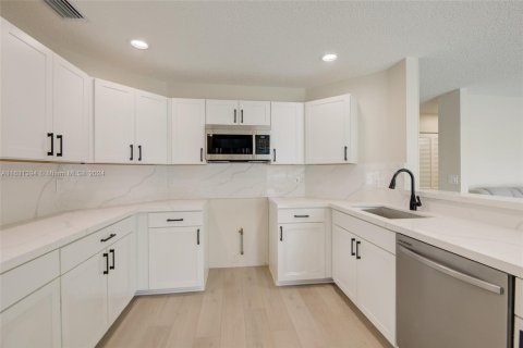 Casa en venta en Plantation, Florida, 4 dormitorios, 243.59 m2 № 1762342 - foto 21