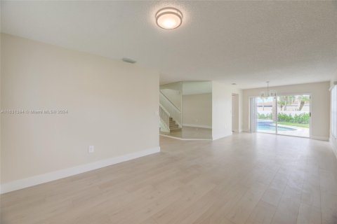 Casa en venta en Plantation, Florida, 4 dormitorios, 243.59 m2 № 1762342 - foto 17