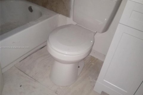 Villa ou maison à vendre à St. Lucie, Floride: 4 chambres, 107.58 m2 № 1952180 - photo 8