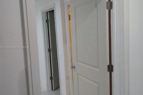 Villa ou maison à vendre à St. Lucie, Floride: 4 chambres, 107.58 m2 № 1952180 - photo 9