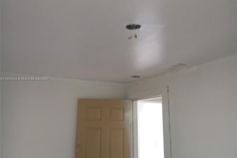 Villa ou maison à vendre à St. Lucie, Floride: 4 chambres, 107.58 m2 № 1952180 - photo 5