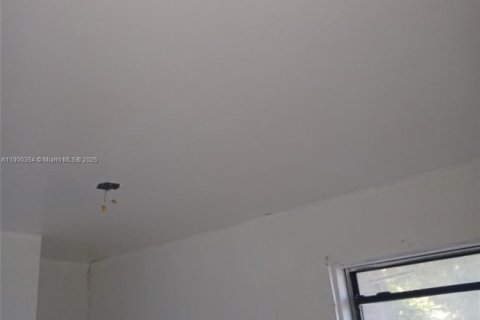 Villa ou maison à vendre à St. Lucie, Floride: 4 chambres, 107.58 m2 № 1952180 - photo 7