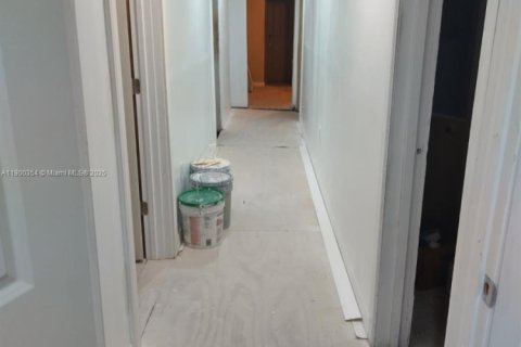 Villa ou maison à vendre à St. Lucie, Floride: 4 chambres, 107.58 m2 № 1952180 - photo 12