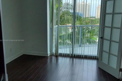 Снять в аренду кондоминиум в Авентура, Флорида 2 спальни, 75.81м2, № 1932431 - фото 5