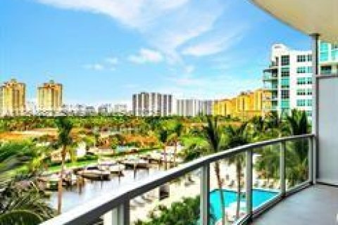 Снять в аренду кондоминиум в Авентура, Флорида 2 спальни, 75.81м2, № 1932431 - фото 2