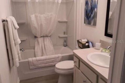 House in The Villages, Florida 2 bedrooms, 112.04 sq.m. № 2107575 - photo 7