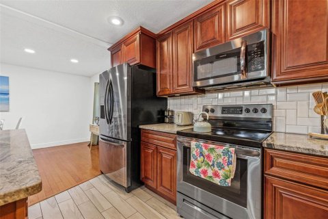 House in Largo, Florida 3 bedrooms, 148.46 sq.m. № 1793874 - photo 18