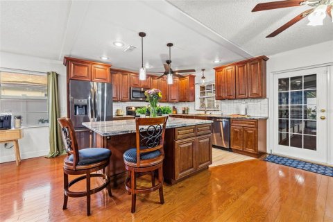 House in Largo, Florida 3 bedrooms, 148.46 sq.m. № 1793874 - photo 14