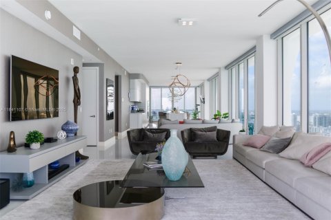 Condominio en venta en Sunny Isles Beach, Florida, 4 dormitorios, 352.56 m2 № 1833934 - foto 2