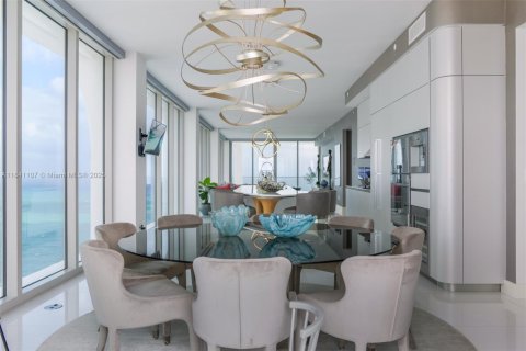 Condominio en venta en Sunny Isles Beach, Florida, 4 dormitorios, 352.56 m2 № 1833934 - foto 11
