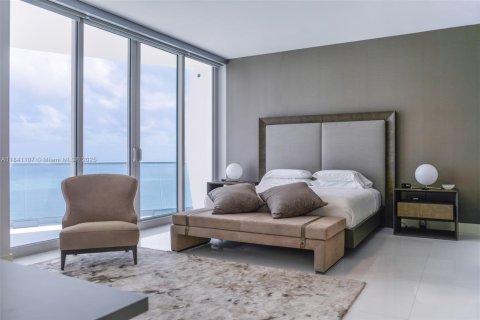 Condominio en venta en Sunny Isles Beach, Florida, 4 dormitorios, 352.56 m2 № 1833934 - foto 24