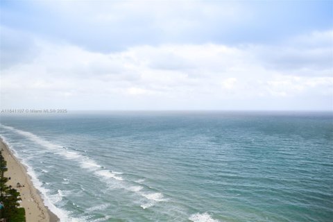 Condominio en venta en Sunny Isles Beach, Florida, 4 dormitorios, 352.56 m2 № 1833934 - foto 30