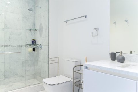 Condominio en venta en Sunny Isles Beach, Florida, 4 dormitorios, 352.56 m2 № 1833934 - foto 28