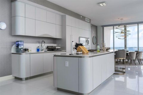 Condominio en venta en Sunny Isles Beach, Florida, 4 dormitorios, 352.56 m2 № 1833934 - foto 7