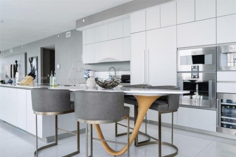 Condominio en venta en Sunny Isles Beach, Florida, 4 dormitorios, 352.56 m2 № 1833934 - foto 9