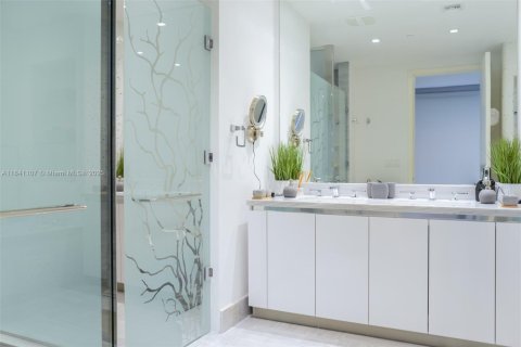 Condominio en venta en Sunny Isles Beach, Florida, 4 dormitorios, 352.56 m2 № 1833934 - foto 12