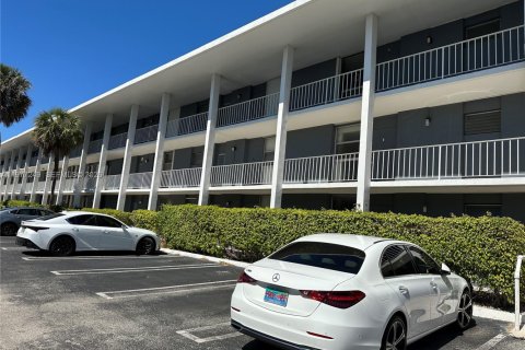 Condo in Deerfield Beach, Florida, 1 bedroom  № 2041625 - photo 12
