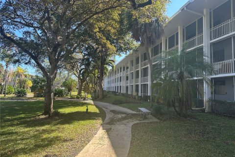 Condo in Deerfield Beach, Florida, 1 bedroom  № 2041625 - photo 27