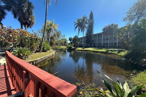 Condo in Deerfield Beach, Florida, 1 bedroom  № 2041625 - photo 15