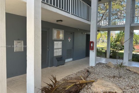 Condo in Deerfield Beach, Florida, 1 bedroom  № 2041625 - photo 19