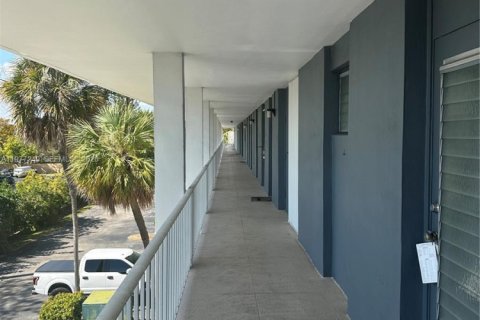 Condo in Deerfield Beach, Florida, 1 bedroom  № 2041625 - photo 26