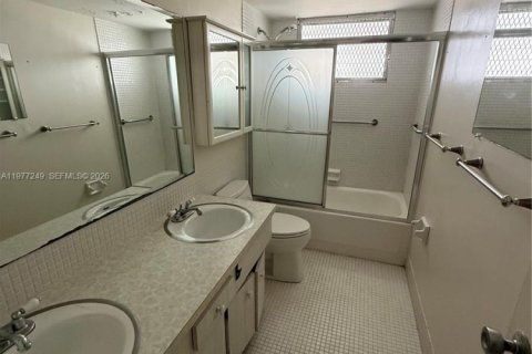 Condo in Deerfield Beach, Florida, 1 bedroom  № 2041625 - photo 4