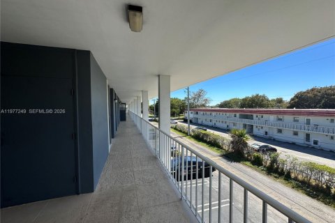 Condo in Deerfield Beach, Florida, 1 bedroom  № 2041625 - photo 30